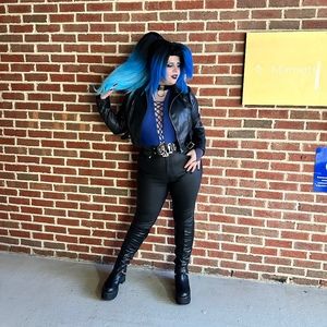 Meet your Posher, Lorna